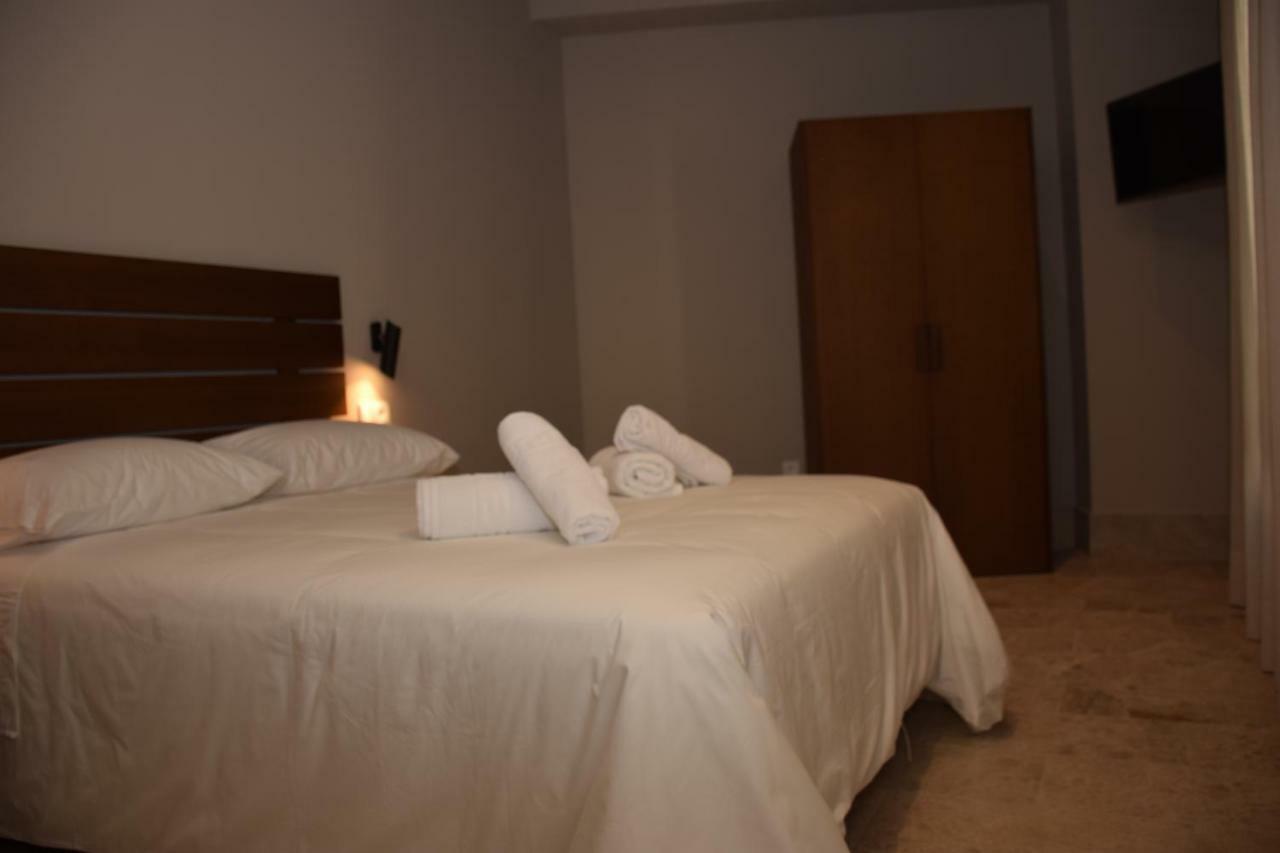 Chacon Apartments & Suites Estepona Luaran gambar
